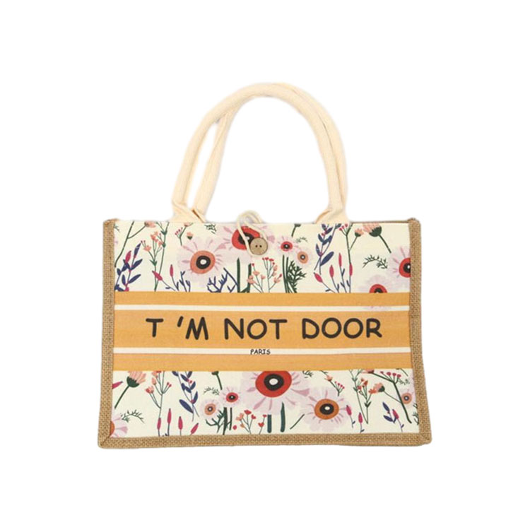 What should you pay attention to when making a hand-painted canvas lunch bag?